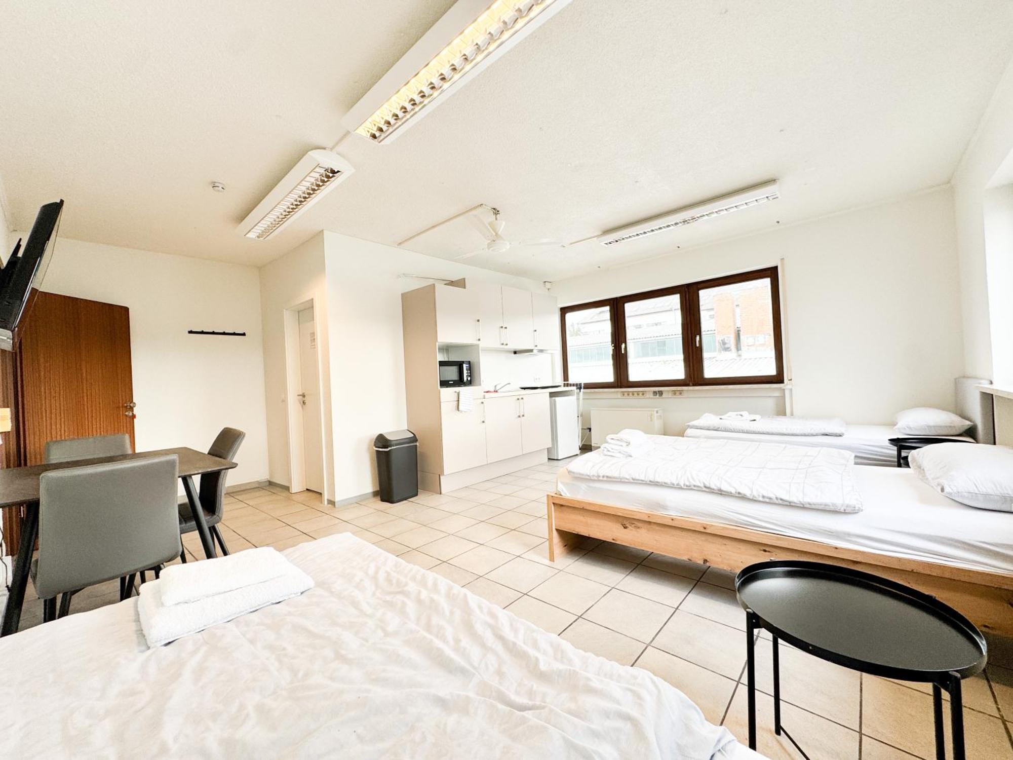 Modern Living Studios Karlsbad Exterior foto
